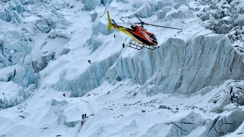 Everest rescue underway after storm traps hundreds in Tibet camps