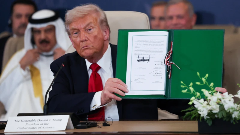 Trump escalates rhetoric against Hamas during White House press event