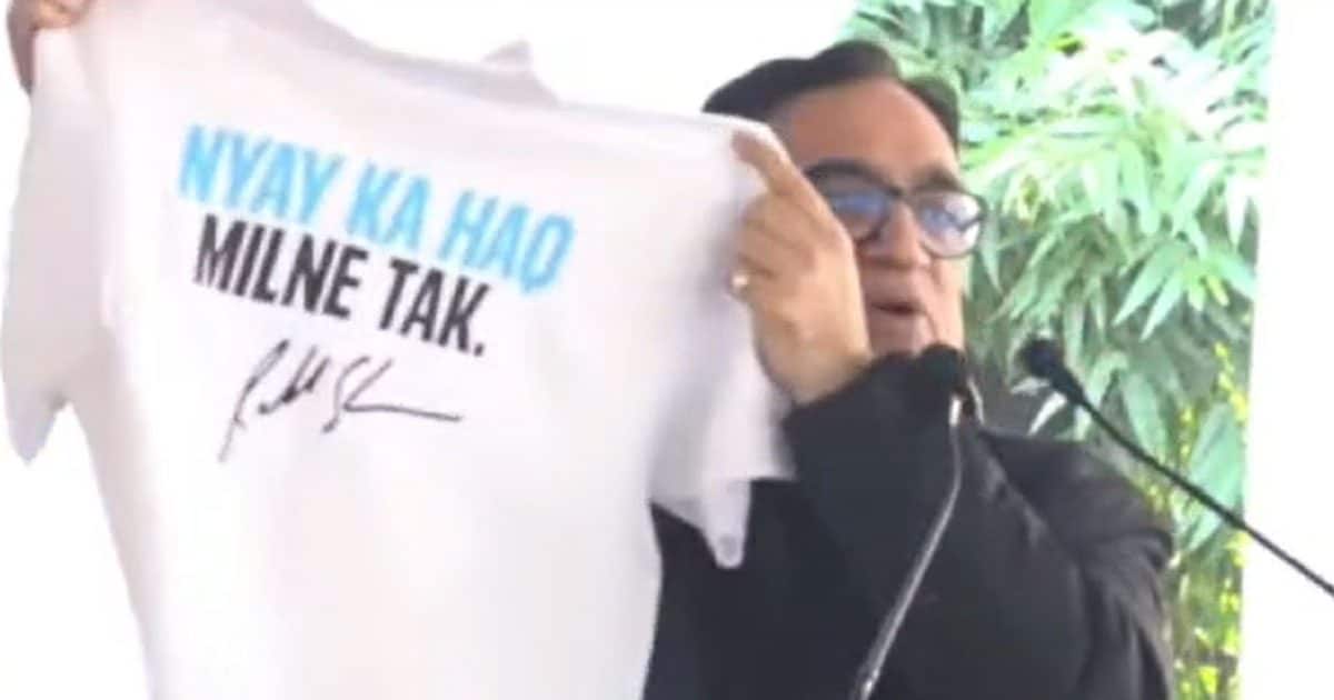 670 रुपए डोनेट करने पर मिलेगी राहुल गांधी के हस्ताक्षर वाली टी-शर्ट... कुछ इस तरह लोकसभा चुनाव के लिए फंड जुटा रही कांग्रेस