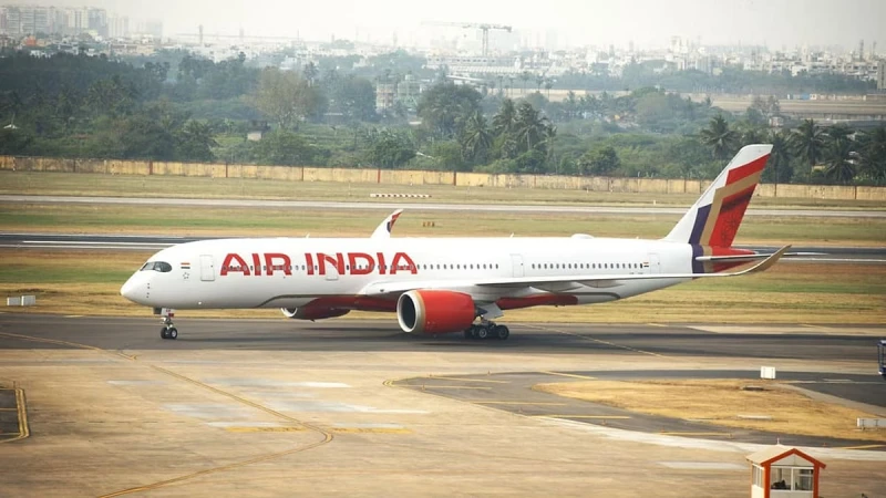 Air India Mumbai–Newark flight returns mid-air over suspected technical glitch; return trip cancelled