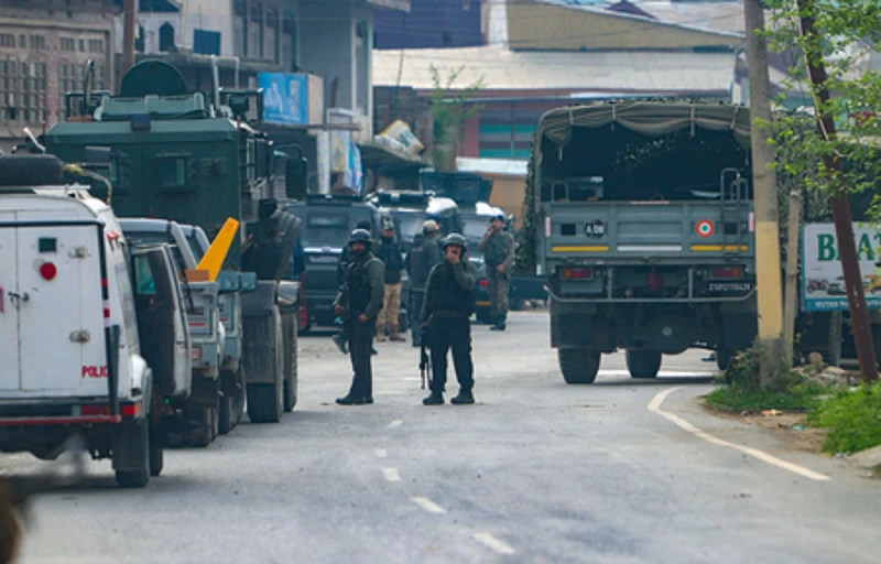 Body of missing soldier found in Kokernag, search continues for another