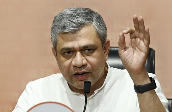 Completed 100% land acquisition for 1st bullet train corridor, says Vaishnaw-