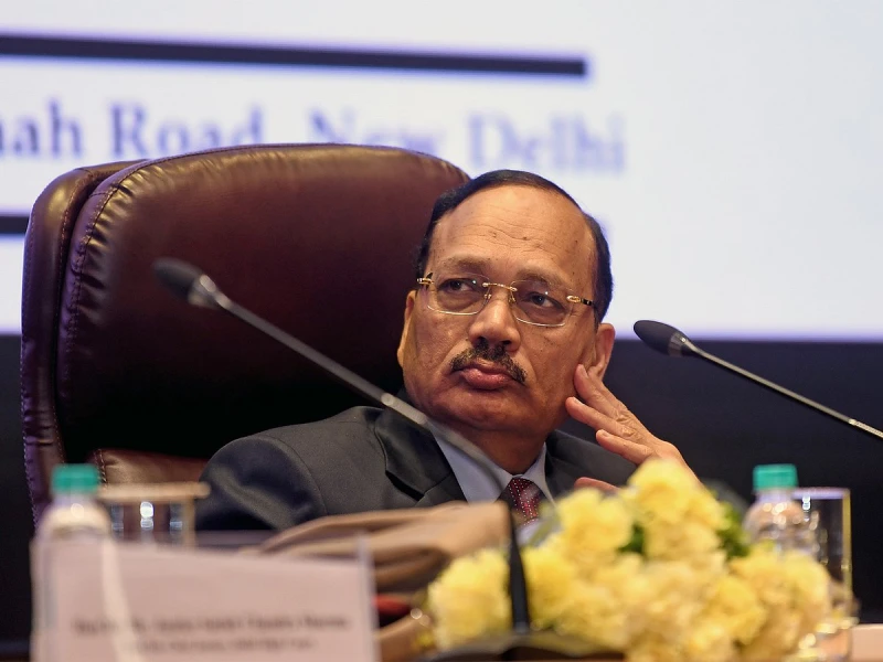 Cutting delays, with a little help from mediators