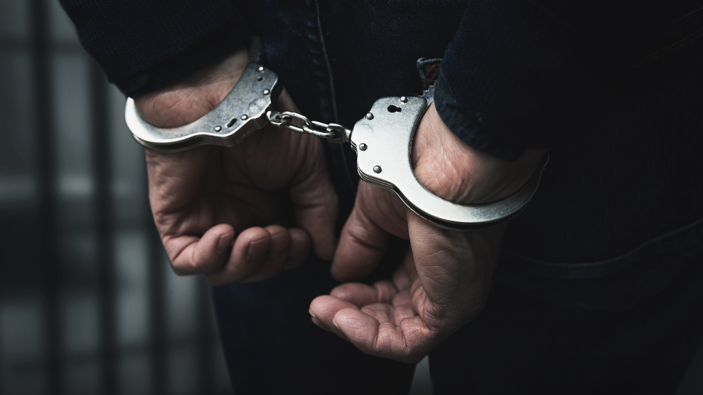 Drunk Flier Held for Molesting Woman