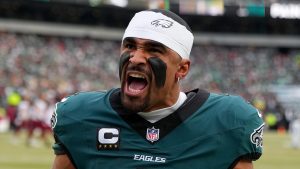 How Much the Eagles Quarterback Makes – Hollywood Life