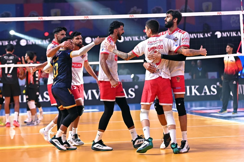 Kolkata Thunderbolts Celebrate Diwali With 3-1 Win Over Hyderabad Black Hawks