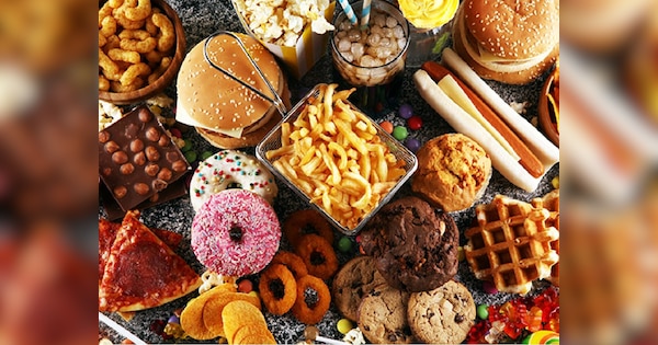 Poor eating habits and lifestyle is responsible cancer 20 percent died all over the world | खराब खान-पानी की वजह से 50% बढ़ा कैंसर का खतरा, WHO की रिपोर्ट ने बढ़ाई लोगों की टेंशन!