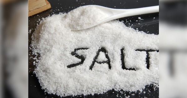 Salt is no less than white poison eat this thing instead stroke risk will reduce by 14 percent study | 'सफेद जहर' से कम नहीं नमक, इसकी जगह खाएं ये चीज, स्ट्रोक रिस्क 14% हो जाएगा कम- स्टडी