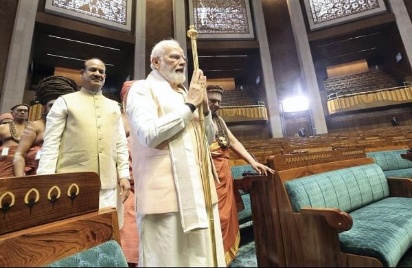 Sena (UBT) launches scathing attack on nine years of BJP govt, calls PM Modi 'monarch'-