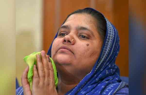 Witness welcomes SC verdict, relatives burst firecrackers in Gujarat town-