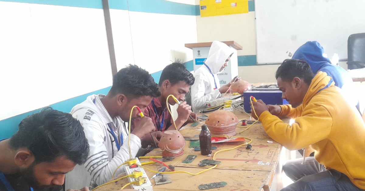 मोबाइल टेक्नोलॉजी में बनाना है करियर तो यहां लें फ्री ट्रेनिंग, जानें नियम – News18 हिंदी