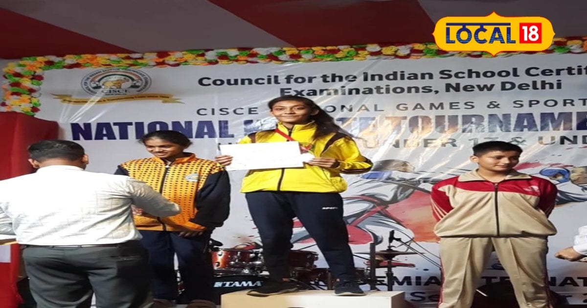 नेशनल कराटे प्रतियोगिता में 13 वर्ष पलक ने हासिल किया पहला स्थान, आईएएस बनने का है सपना