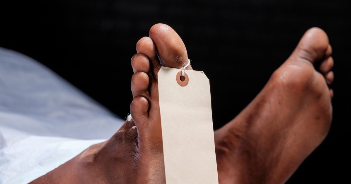 युवक का 10 दिन पुराना शव घर से मिला, लाश के साथ रह रही थी नानी